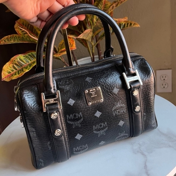 ✨️🖤 MCM MINI BLACK BOSTON ✨️🖤